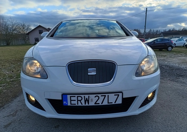 Seat Leon cena 17900 przebieg: 338500, rok produkcji 2010 z Łomianki małe 121